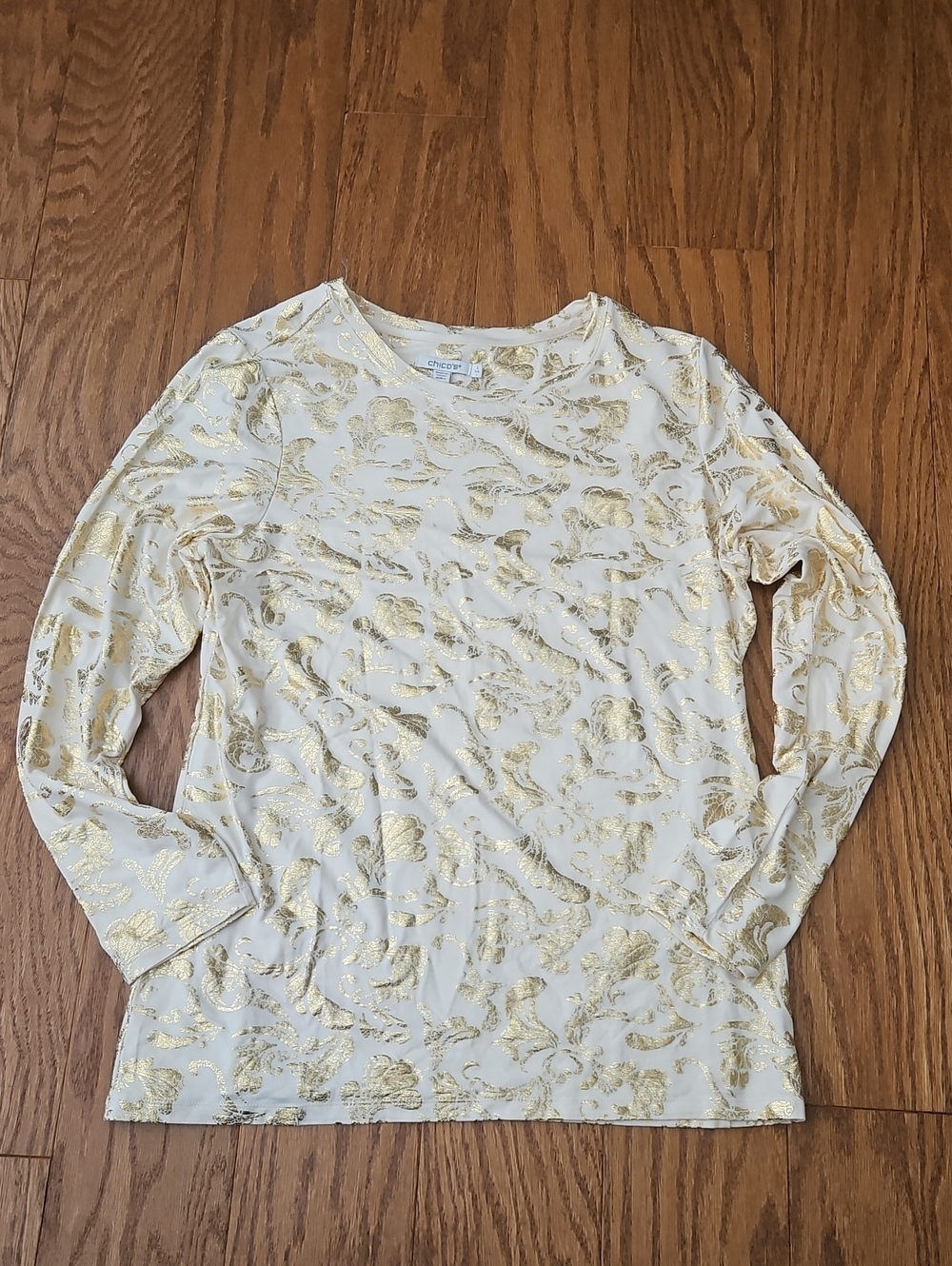 Chico’s Size 2 Touch of Cool Gold Metallic Foil Long Sleeve Top L - Picture 2 of 7